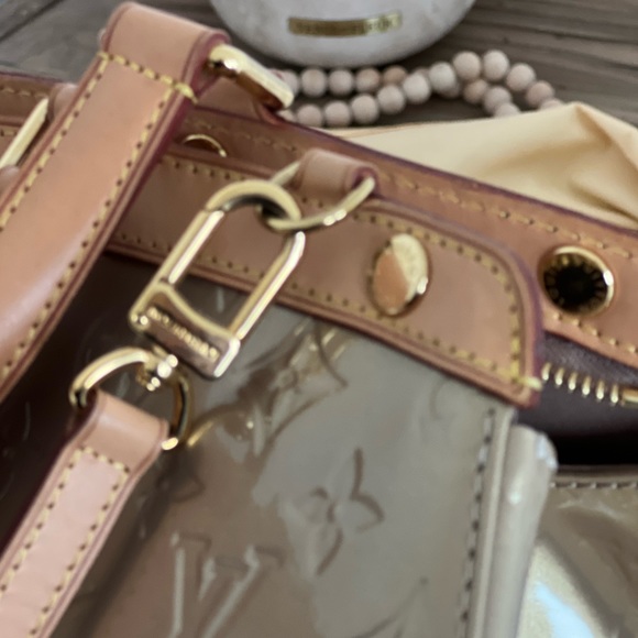 Stunning Louis Viutton Vernis Brea bag in Poudre - Picture 10 of 14